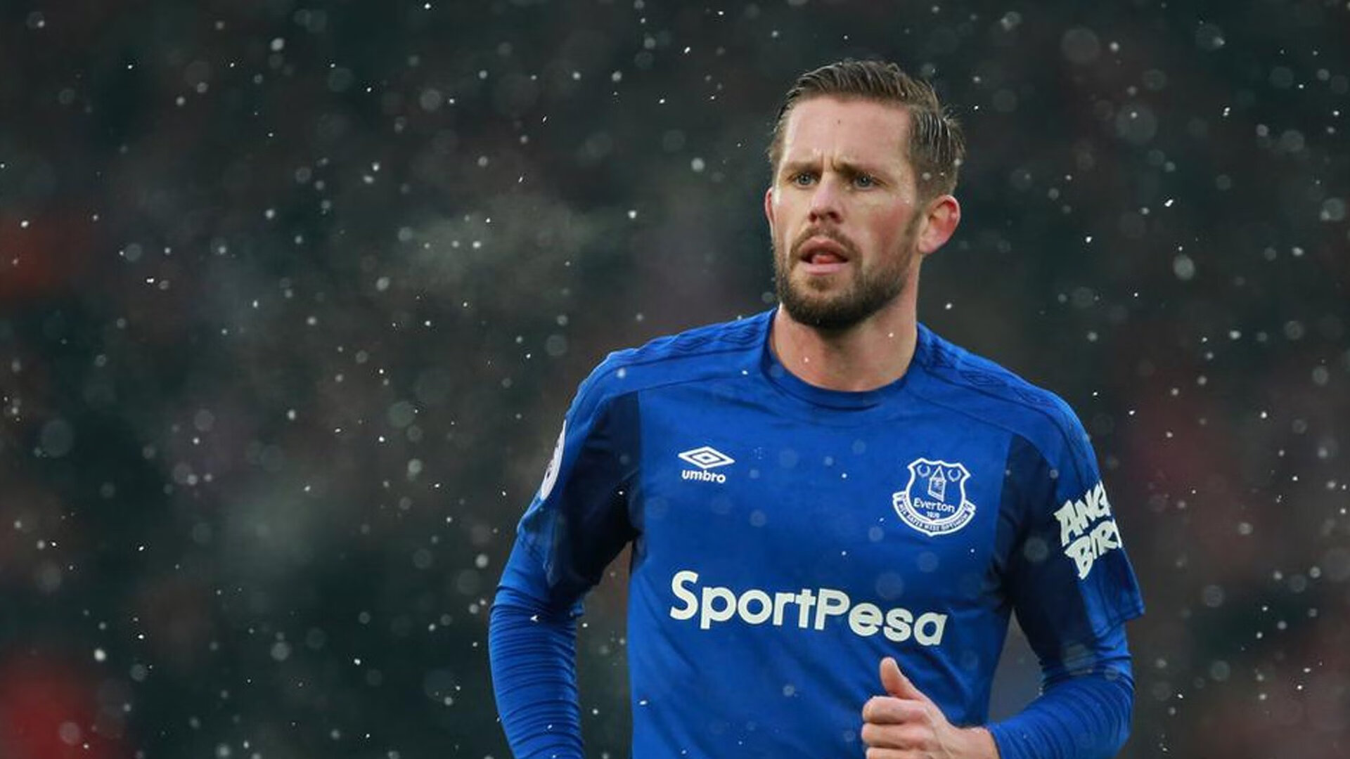 _湖人迎来反弹，逐步走出低谷_，湖人遭逆转